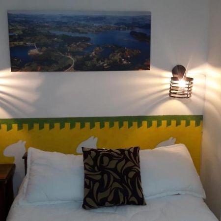 Hostel-Affordable Rooms With Private Bathroom San Juan Guatape Guatapé Exterior foto